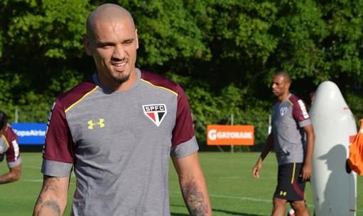Maicon vê Rodrigo Caio como melhor zagueiro do País e exalta técnicos portugueses