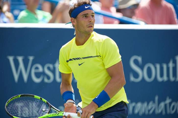 Nadal envia mensagem de apoio aos alunos e professores que mantém em sua academia