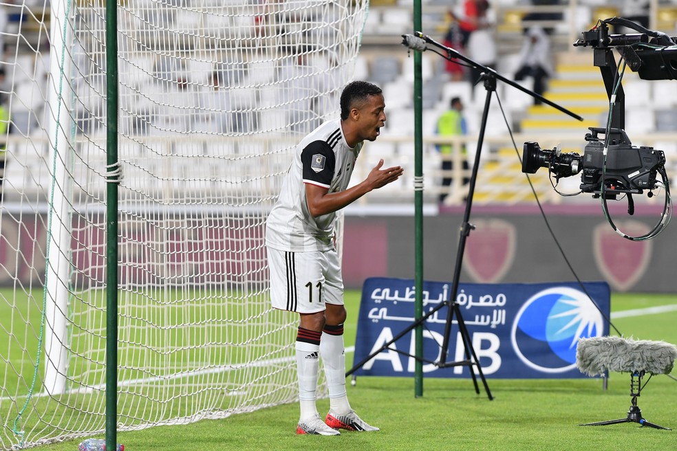 Mattos quer colocar ex-Palmeiras no Atlético, de Sampaoli