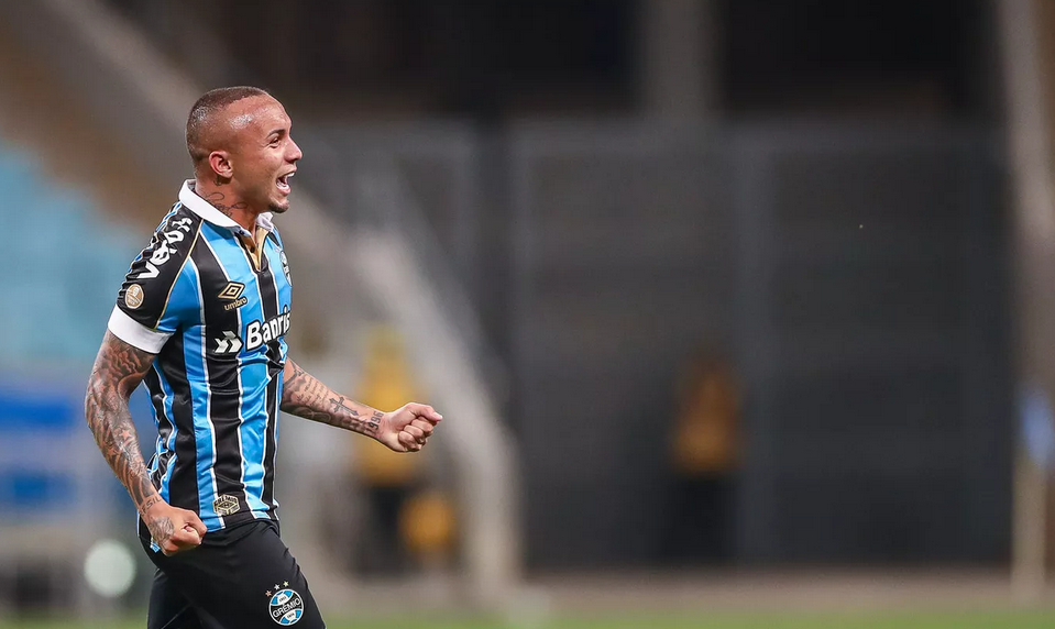 Jornal italiano cita atacante do Grêmio e outro brasileiro como desejos do Napoli