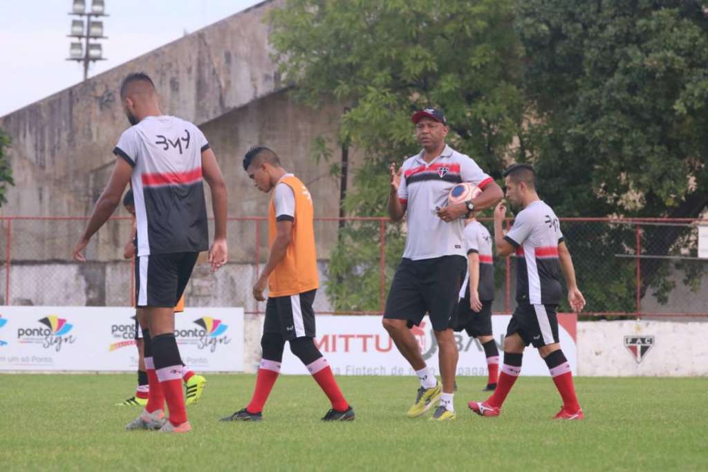 Apesar de manter salários integrais, Ferroviário irá cortar direito de imagens