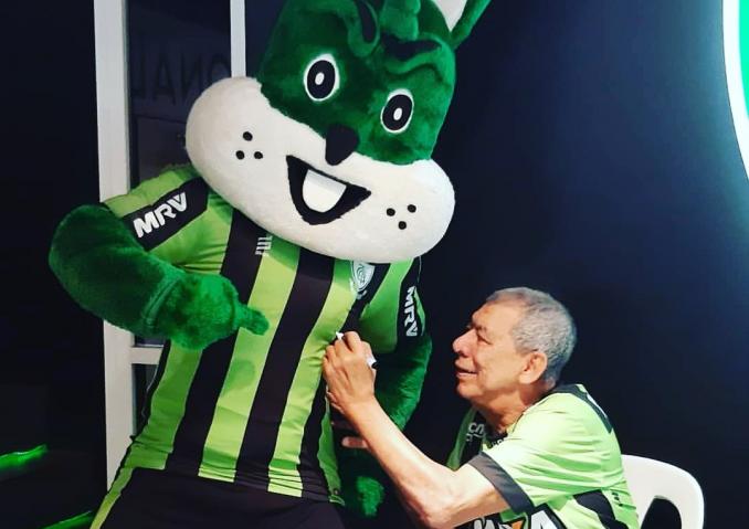 Substituto de Pelé no gol mil, ídolo de América-MG e Comercial é hospitalizado