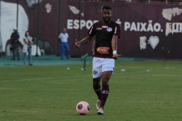 Time da Série B encaminha contratação de lateral da Ferroviária