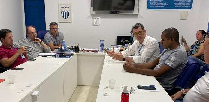 Clube da Série B cortará salários se o futebol não voltar até 21 de abril