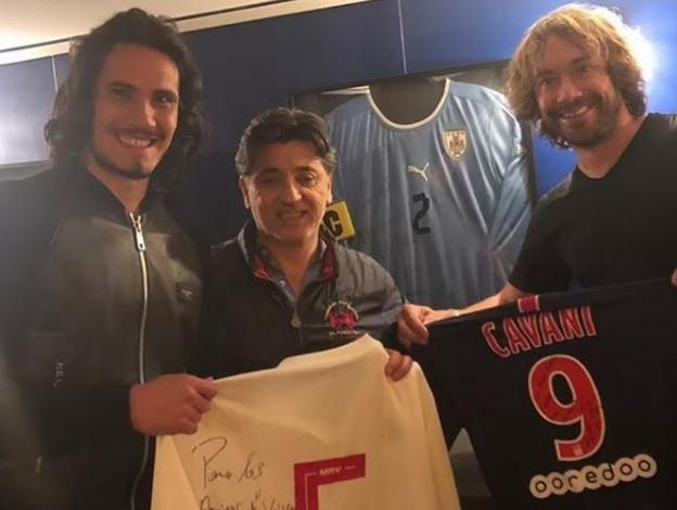 “Antes do Boca, vem comigo para o São Paulo”, diz Lugano sobre Cavani