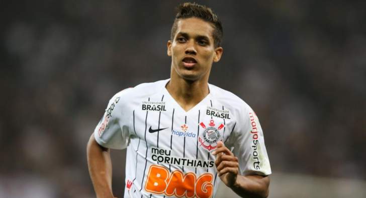 Tempo extra! Benfica aceita deixar Pedrinho mais tempo no Corinthians