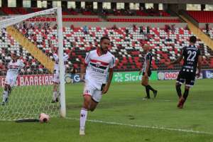 Atacante do Botafogo-SP analisa desempenho individual: 'Acreditar no meu futebol'