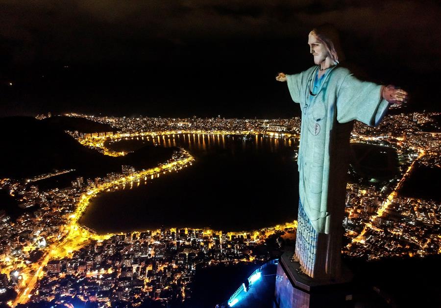 Cristo Redentor de jaleco