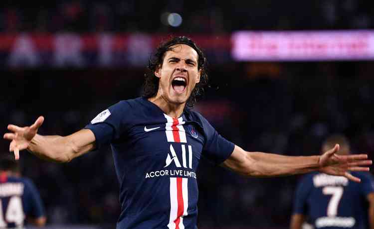 São Paulo sonha com Cavani, mas atacante ganha coro para jogar no Flamengo
