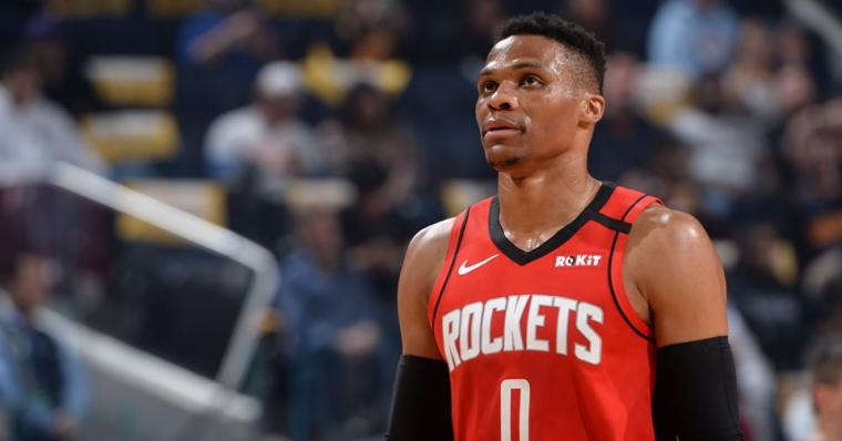 NBA: Armador dos Rockets, Westbrook doa 650 computadores para crianças de Houston
