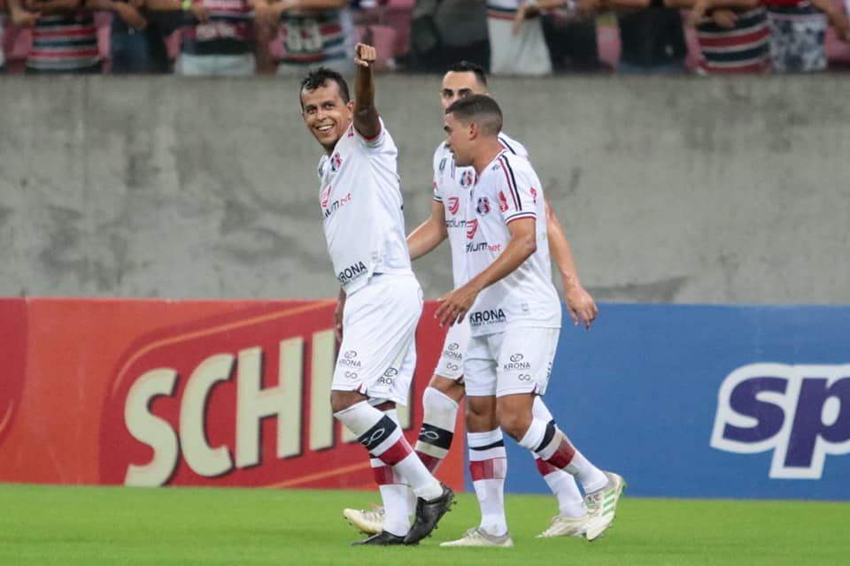 Pernambucano: Meia espera crescimento do Santa Cruz após retorno das competições