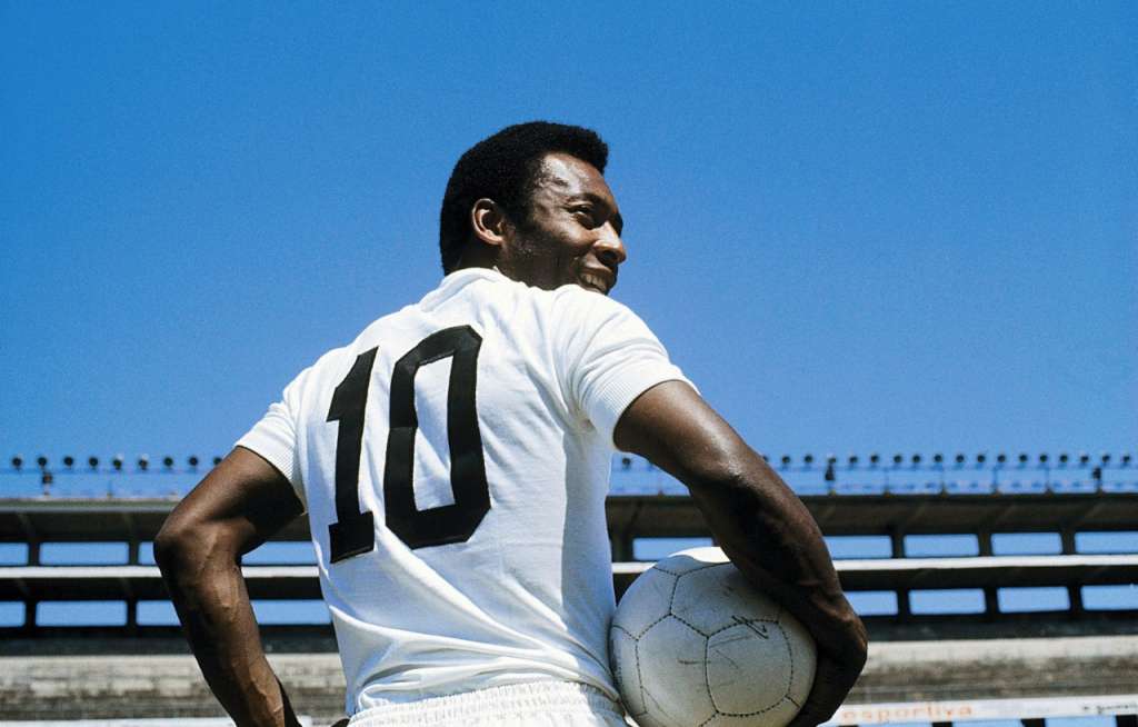 Pelé, o principal jogador da história do Santos em 108 anos