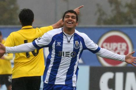 Ex-atacante do Porto é oferecido à Chapecoense para a Série B