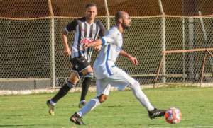 Com situação indefinida, meia tem inspirações para dar volta por cima no Santo André