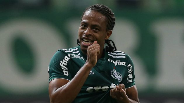 Segundo Neto, Corinthians quer meia Giuliano e mais dois ex-palmeirenses