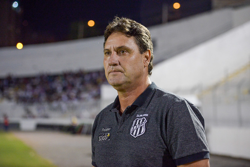Técnico da Ponte Preta mostra-se contrário a reinício do Paulista: ‘Sem clima’