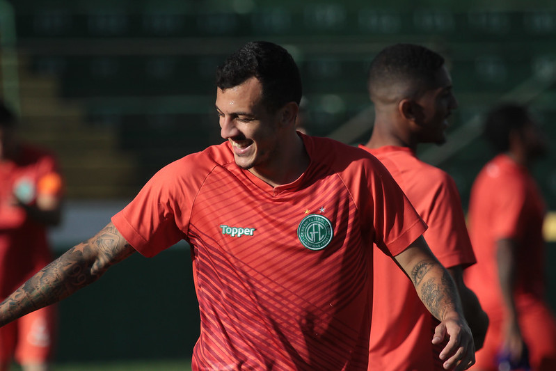 Zagueiro descarta sondagem do ABC e mira renovação com o Guarani: ‘Vontade de ficar’