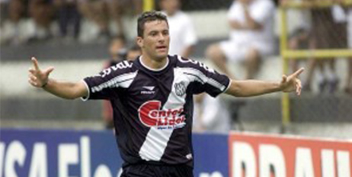 Washington marcava primeiro gol com a camisa da Ponte Preta há 22 anos
