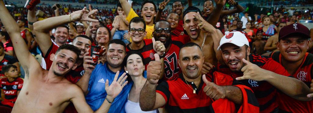 Máscaras que nada! Clube do Brasileirão lançará álcool em gel
