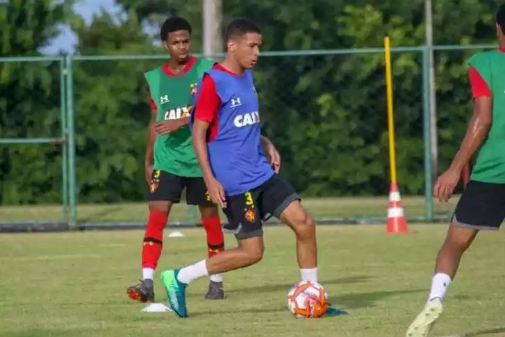 Paranaense: Athletico não compra lateral-direito e frustra Sport