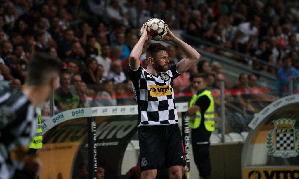 Palmeiras procura lateral e pode repatriar jogador do Boavista, de Portugal