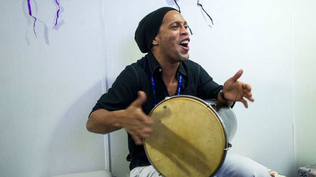 Direto do Paraguai, Ronaldinho participa de live do Grupo Revelação
