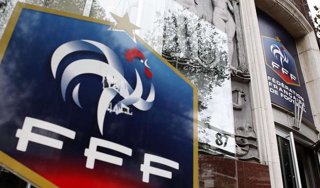 Federação Francesa de Futebol cancela campeonatos não profissionais