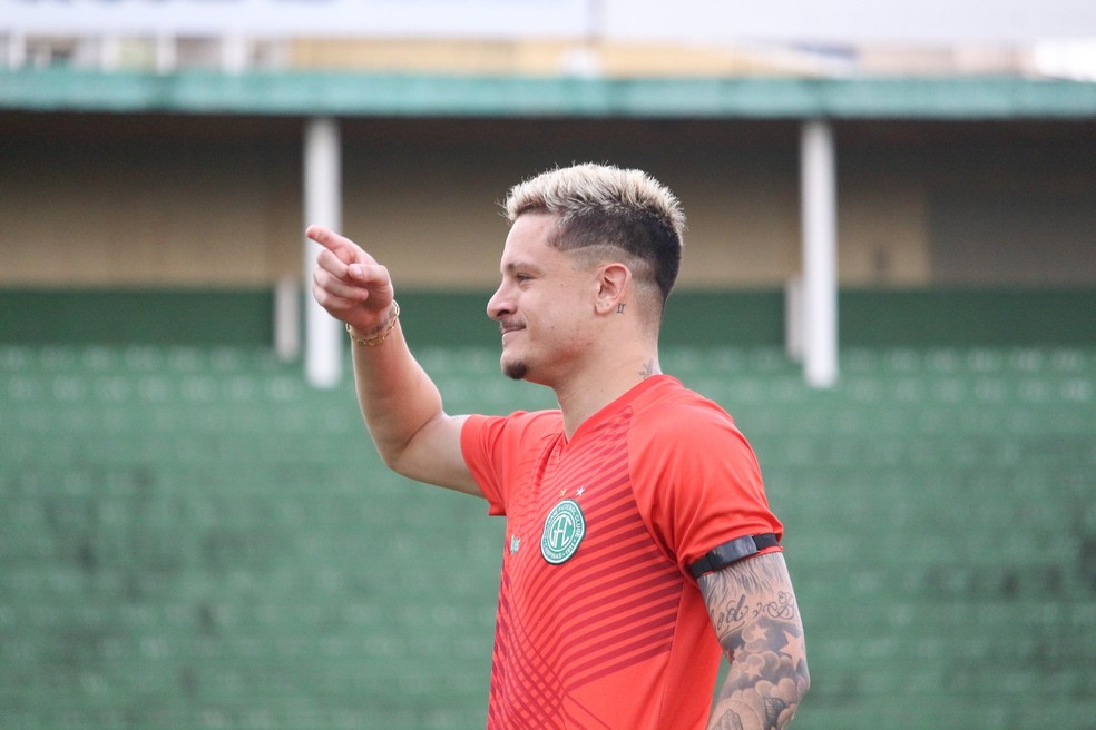 Em alta com Carpini no Guarani, Crispim avalia quarentena: ‘É não ficar parado’