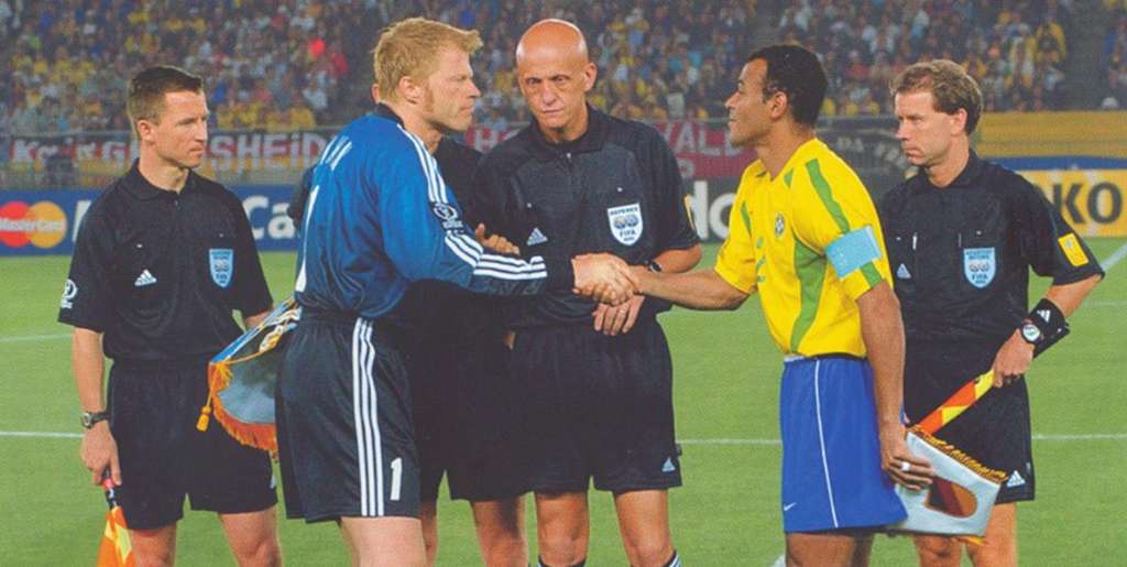 Cafu se tornava o jogador com mais jogos pela Seleção há 18 anos