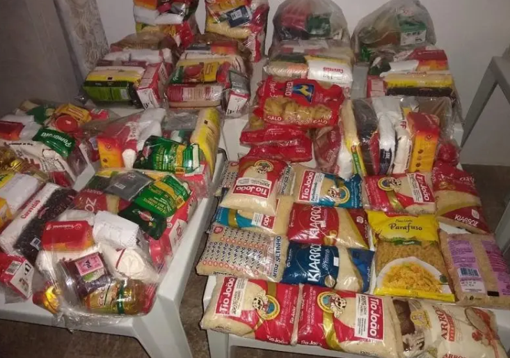 Torcida do Avaí faz ação solidária para arrecadar alimentos e kits de limpeza