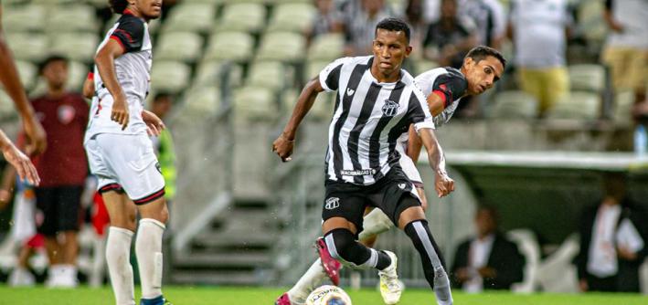 Cearense: Buscando ajudar hospital, Ceará lança máscaras de proteção personalizadas