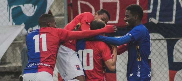 Paranaense: Na luta contra pandemia, Paraná lança kit com máscaras personalizadas