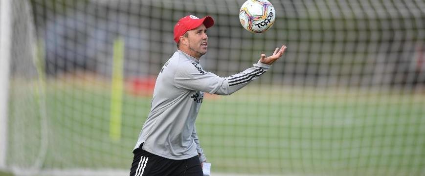 Clube do Brasileirão quer abolir concentração para economizar uma graninha