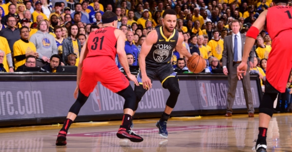 Basquete: Com campeonato parado, NBA define corte de 25% nos salários dos jogadores