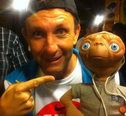 Muitas histórias e camisas. (Foto: Divulgação)