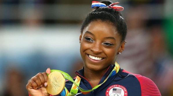 Simone Biles revê planos e vai para Tóquio em 2021: ‘Posso ser melhor que no Rio’