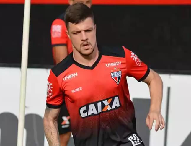 Elogiado pelo técnico, ex-Ponte pode receber nova chance no Cruzeiro