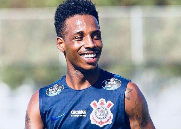 Paulistão: Fechado com Botafogo-SP, lateral despede do Corinthians: ‘Fui muito feliz’
