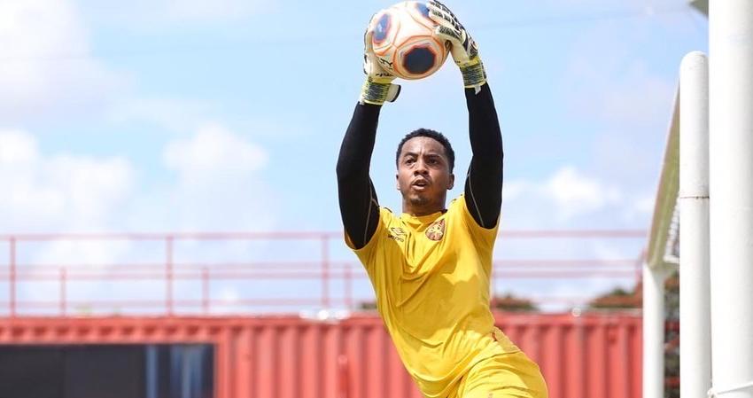 Melhor goleiro da Série B 2019 busca mais espaço no Sport