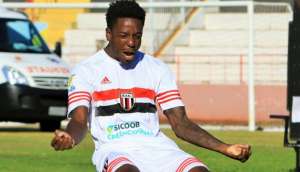 Atacante do Botafogo-SP fala em trabalhar muito para conquistar objetivos