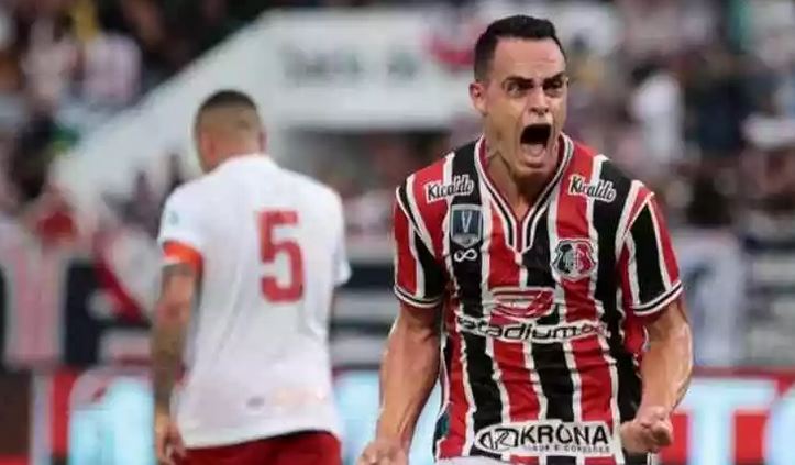 Pernambuco: Sem contrato com Botafogo, atacante fica livre para negociar com o Santa Cruz