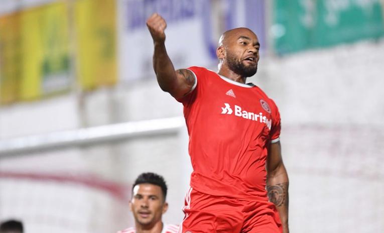 Fluminense tenta contratação de zagueiro, mas ouve ‘não’ do Internacional