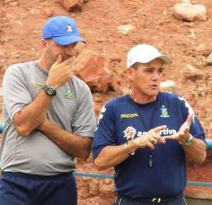 Com retorno do Paulistão, Paulo Roberto não tem elenco nem campo no Santo André