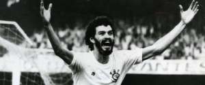 Sócrates marcava último gol em jogo oficial pelo Corinthians há 36 anos