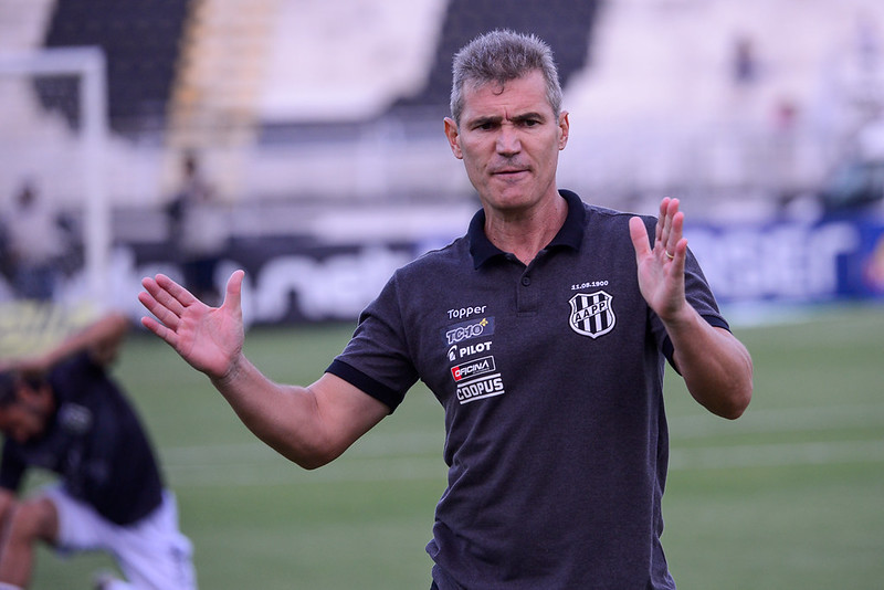 Preparador físico da Ponte Preta lamenta pausa do futebol: ‘Trabalho na estaca zero’