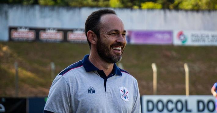 Catarinense: Técnico ex-Mirassol encaminha permanência no Marcílio Dias