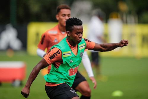 Meia do Atlético-MG revela desejo de jogar pelo Corinthians: ‘Equipe grande e forte’