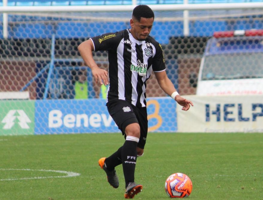 Lateral quer título catarinense para Figueirense manter hegemonia estadual