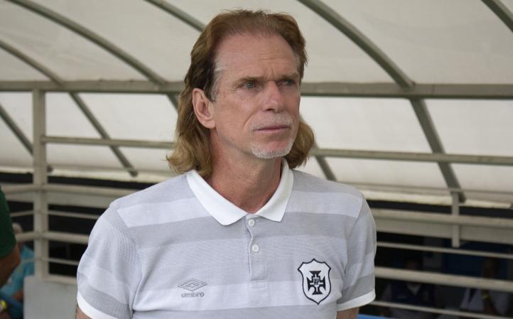 Portuguesa Santista demite técnico e 17 jogadores após não receber cota de TV