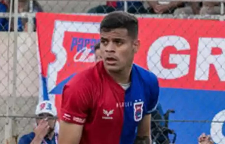Emprestado ao Paraná, jogador do Atlético-MG desperta interesse do Benfica